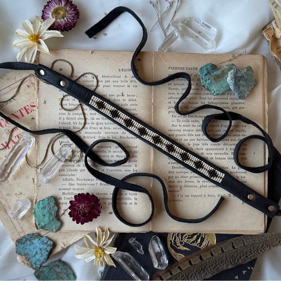 Native American Jewelry - Artisan Southwestern Seed Beaded Genuine Leather Lariat Wrap